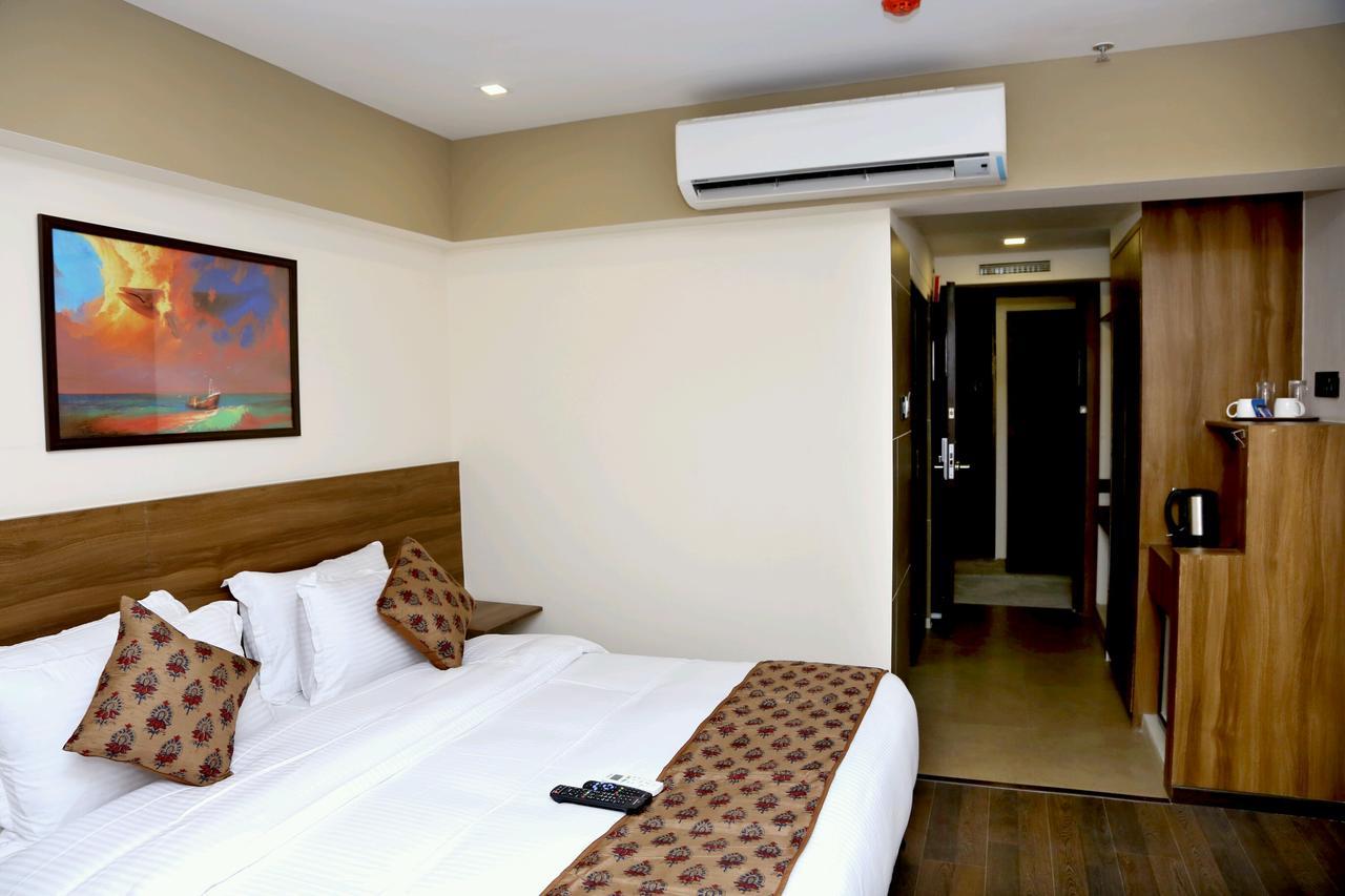 Hotel Mumbai House Andheri East, Mumbai Dış mekan fotoğraf