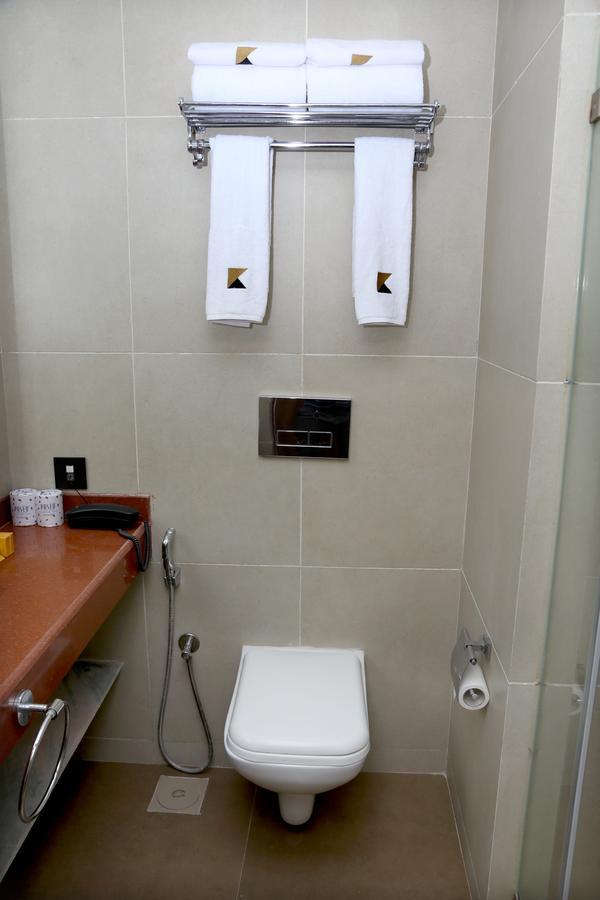 Hotel Mumbai House Andheri East, Mumbai Dış mekan fotoğraf