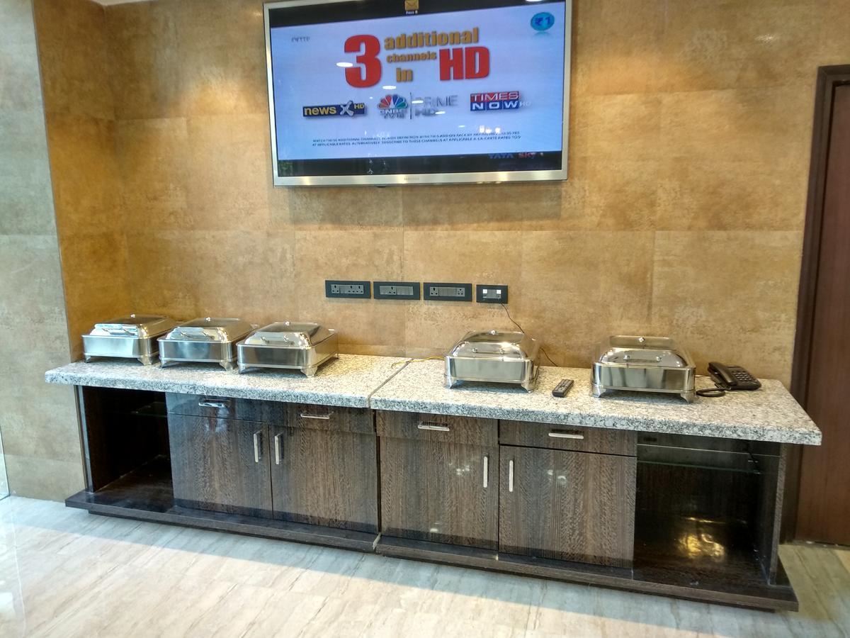 Hotel Mumbai House Andheri East, Mumbai Dış mekan fotoğraf