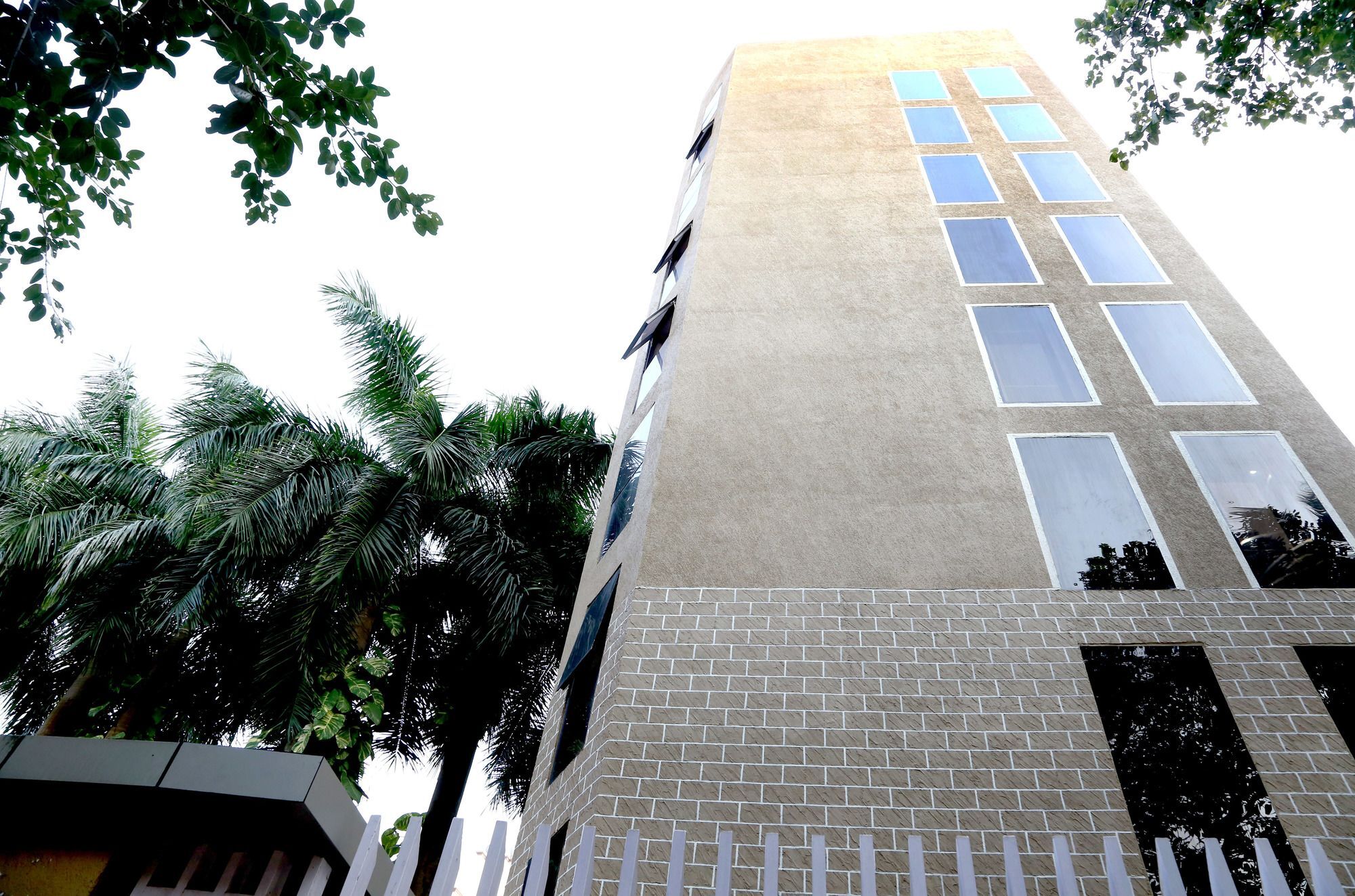 Hotel Mumbai House Andheri East, Mumbai Dış mekan fotoğraf