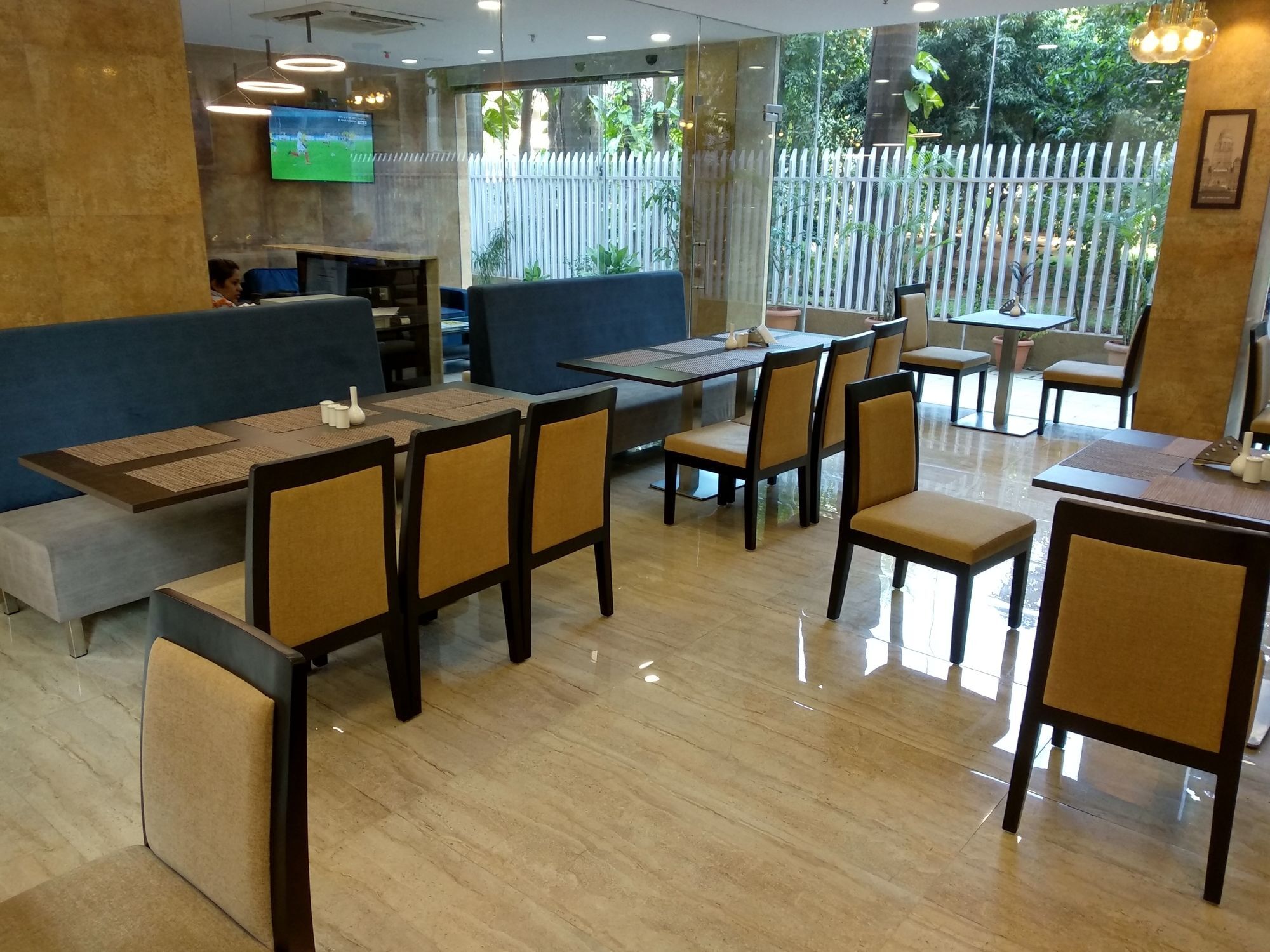 Hotel Mumbai House Andheri East, Mumbai Dış mekan fotoğraf