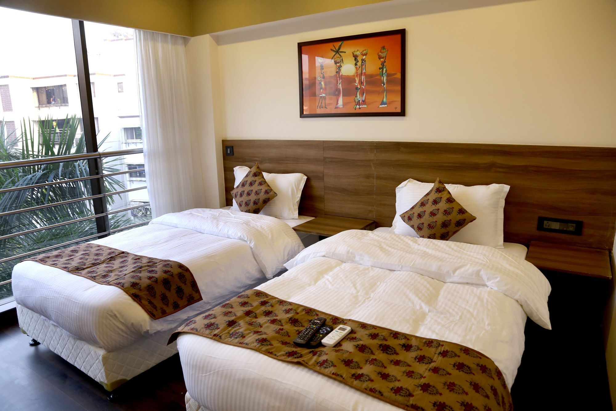 Hotel Mumbai House Andheri East, Mumbai Dış mekan fotoğraf